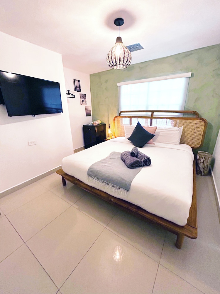 Double Room, 1 King Bed photo 1