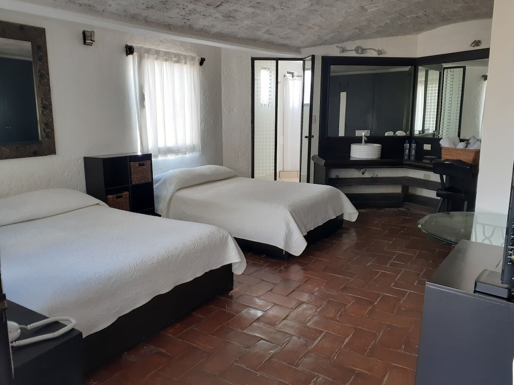 Suite, 2 Double Beds photo 1
