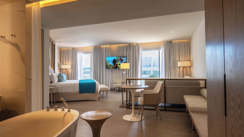 Princess Luxury Junior Suite with Hydromassage - Photo 2