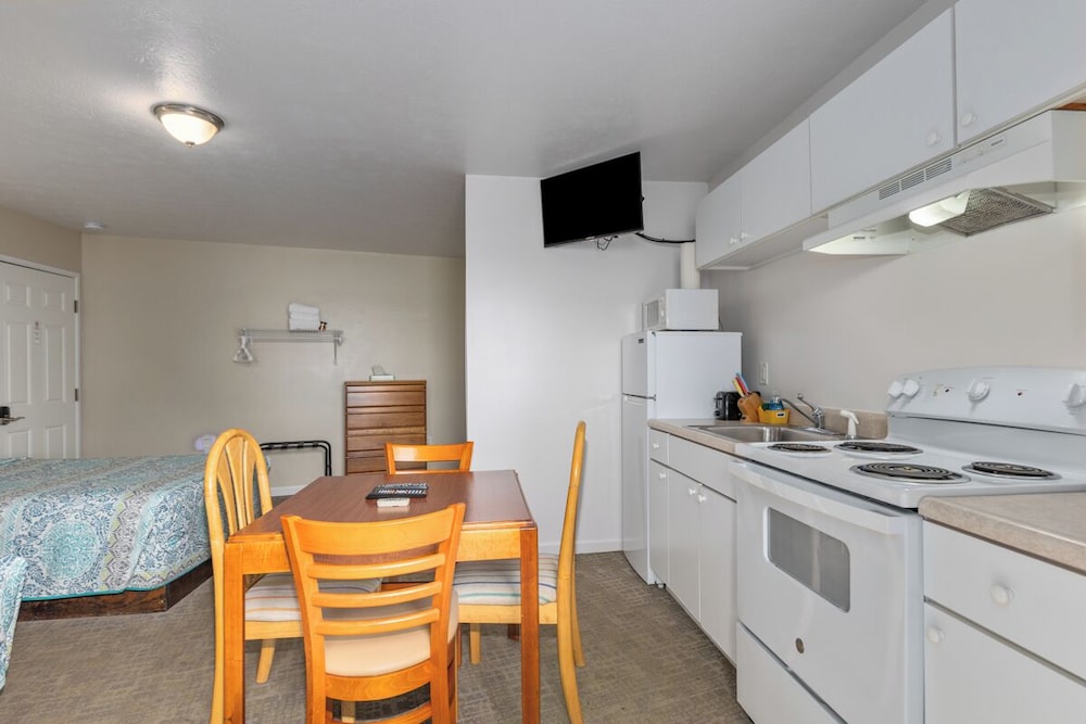 Deluxe Double Room, Patio, Lake View photo 3