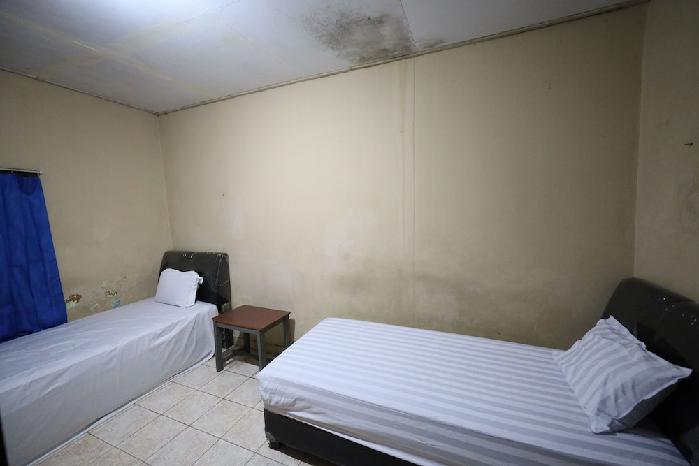 Standard Twin Room photo 2