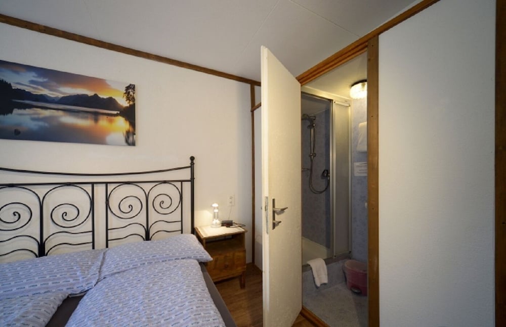 Standard Double Room, Private Bathroom photo 3