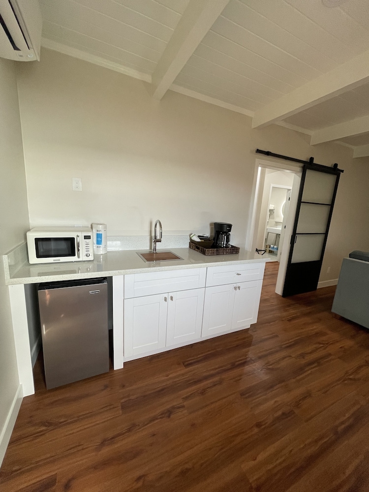 Suite, 1 King Bed, Ocean View - Photo 6