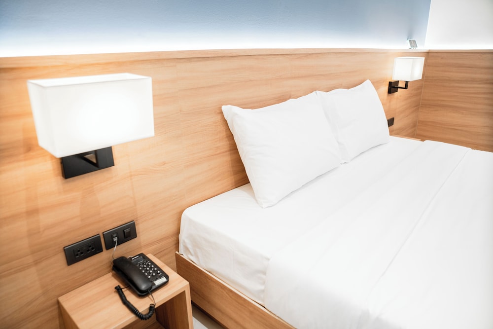 Superior King Room - Photo 5