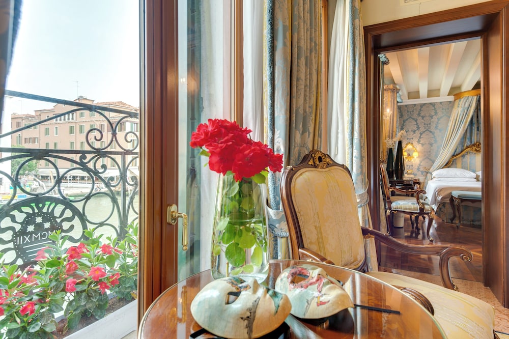 Suite, Canal View (Prestige)