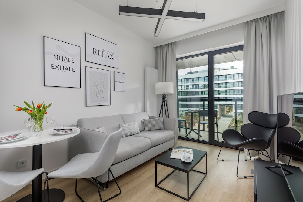 Apartment, 1 Bedroom, Balcony, Beachside photo 1