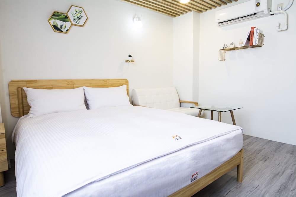 Standard Double Room - Photo 16