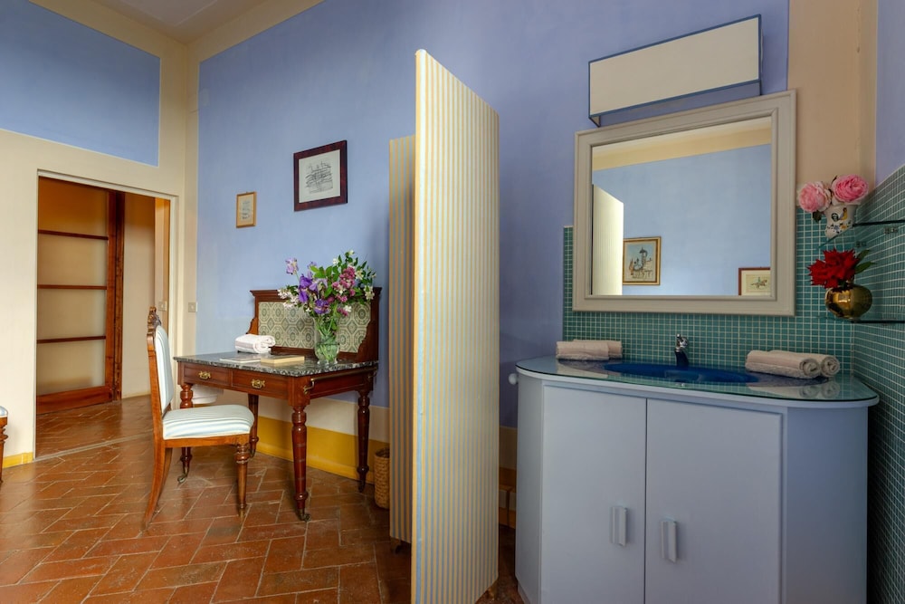 Villa di Tizzano Luxurious Retreat in Paradise, Photo 51