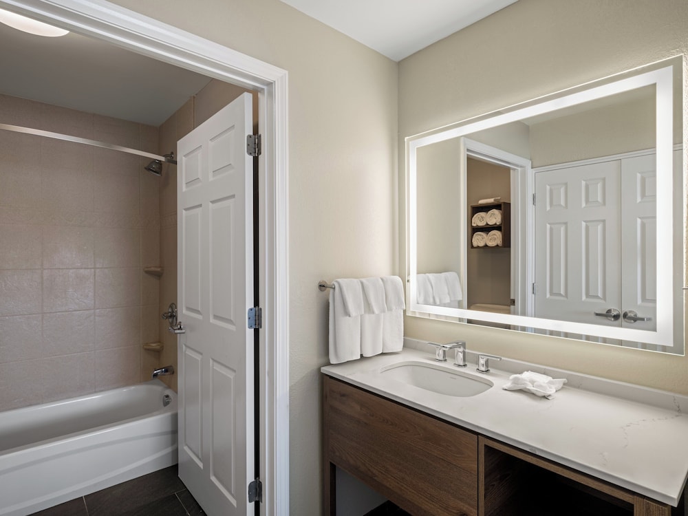 Staybridge Suites Rochester University by IHG, Photo 3