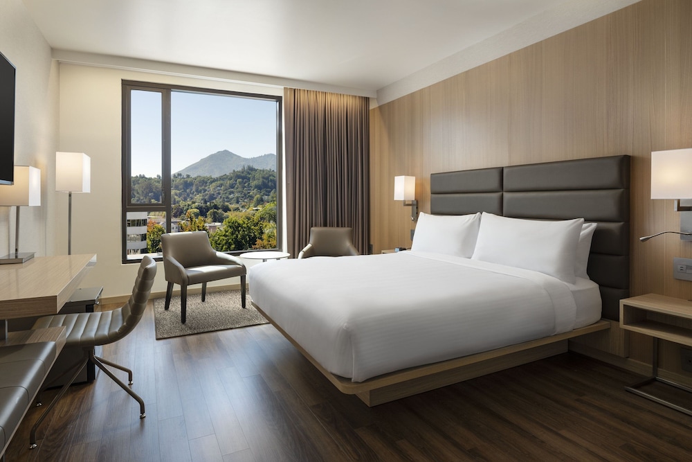 Premium Room, 2 Queen Beds, Mountain View (Mobility Accessible, Roll-In Shower) photo 1