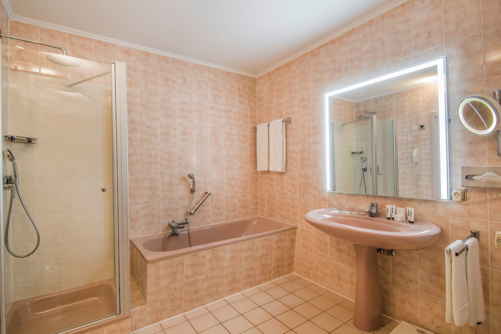 Junior Suite with Balcony, sunny side photo 2