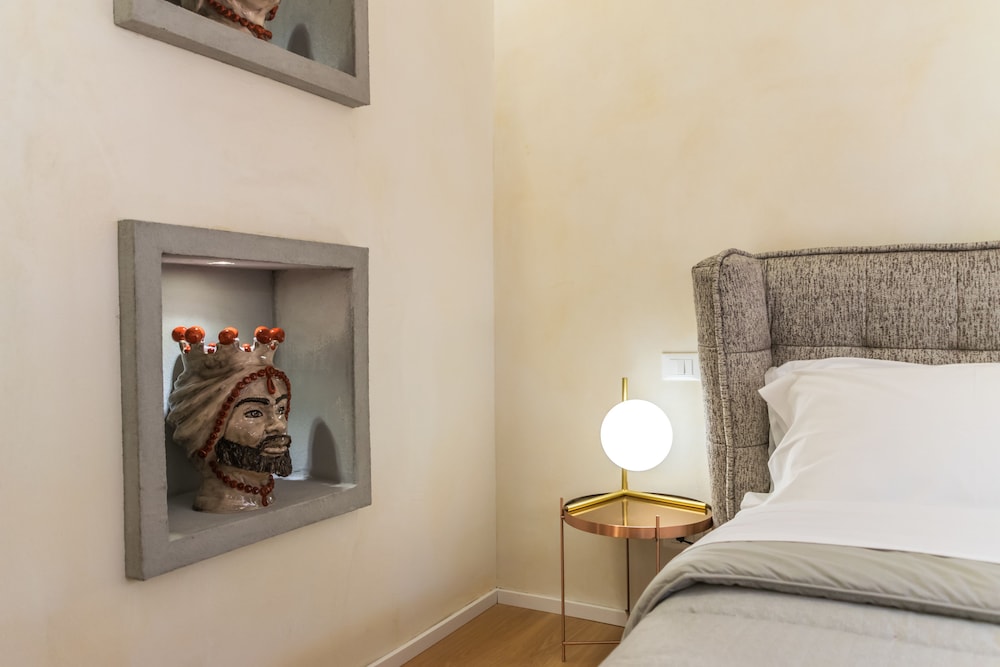 Deluxe Suite - Photo 7