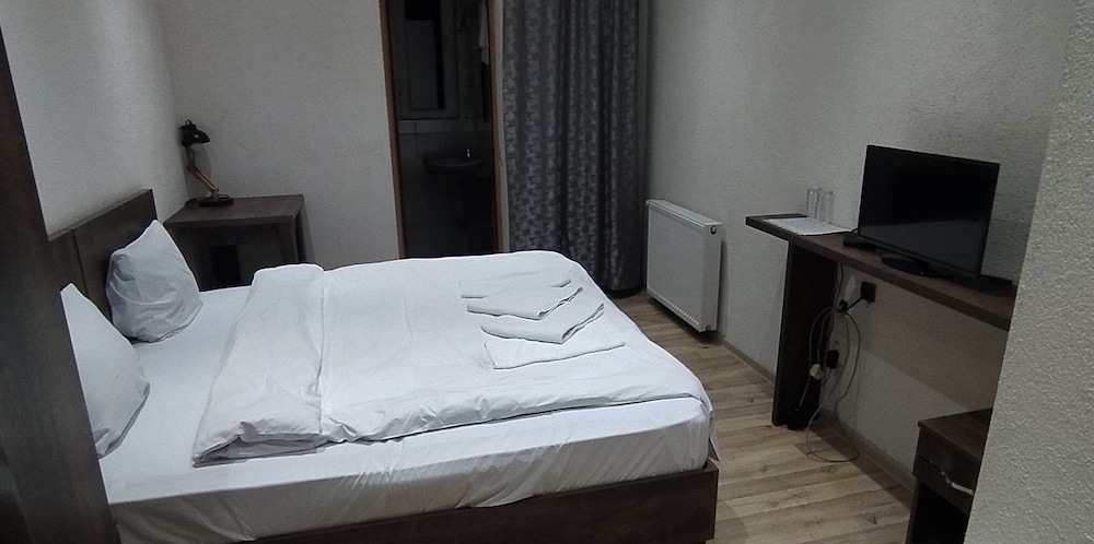 Standard Double or Twin Room photo 1