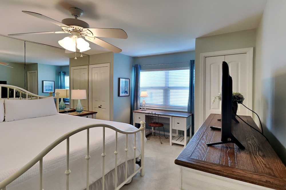 Condo, 1 Queen Bed with Sofa bed, Patio, Ocean View (#107 East - No Pets) photo 1