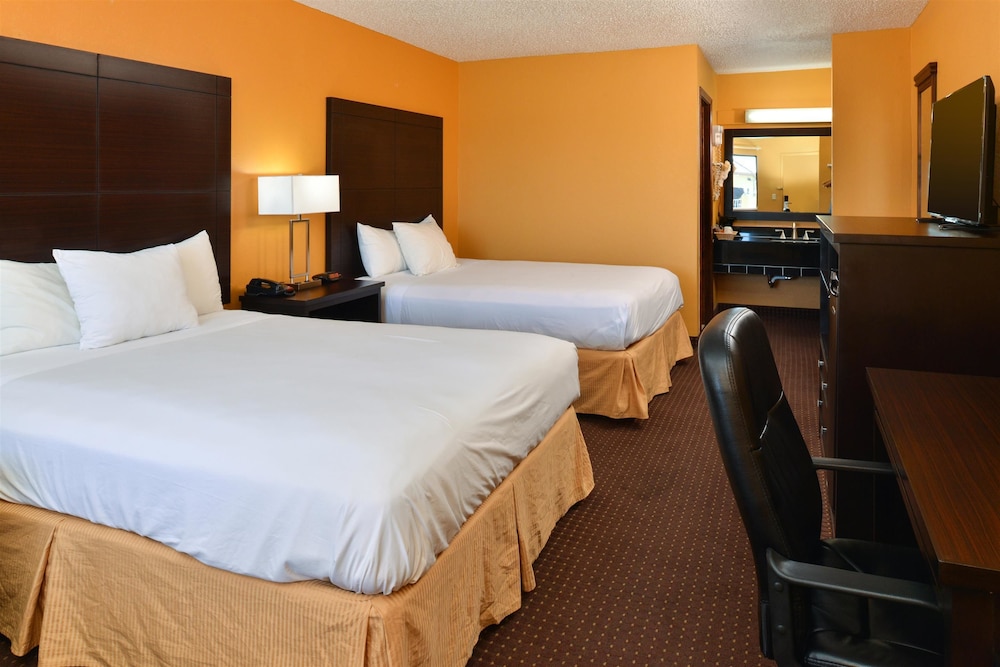 Room, 2 Queen Beds, Non Smoking photo 1