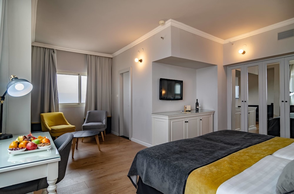 Superior Double or Twin Room, Lake View (Family ) photo 2