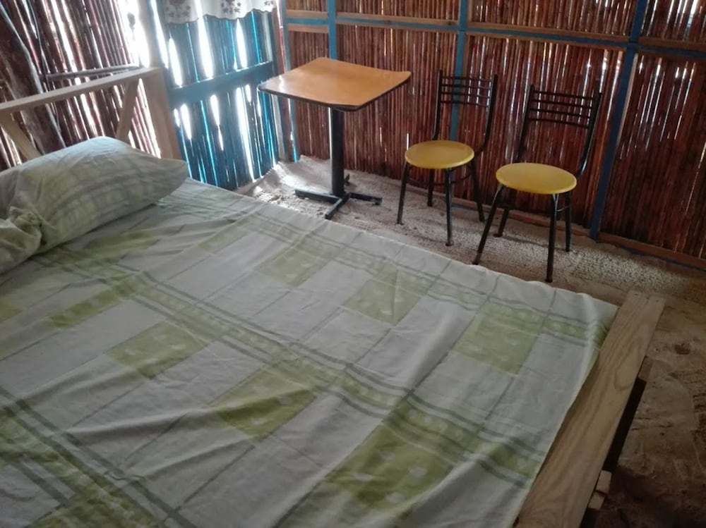 Basic Double Room, 1 Double Bed, Shared Bathroom photo 3