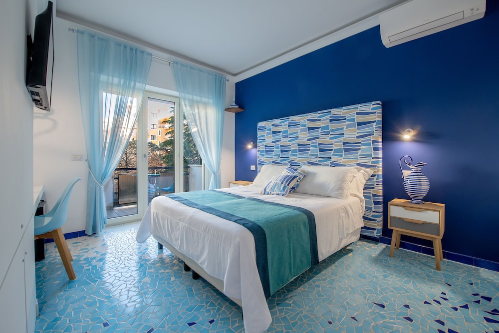 Deluxe Double or Twin Room, 1 Queen Bed, Balcony (Mosaico) photo 1