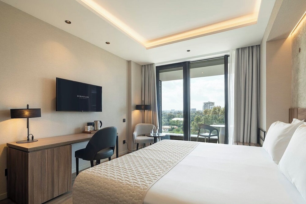 Deluxe Room, Terrace (Grand)