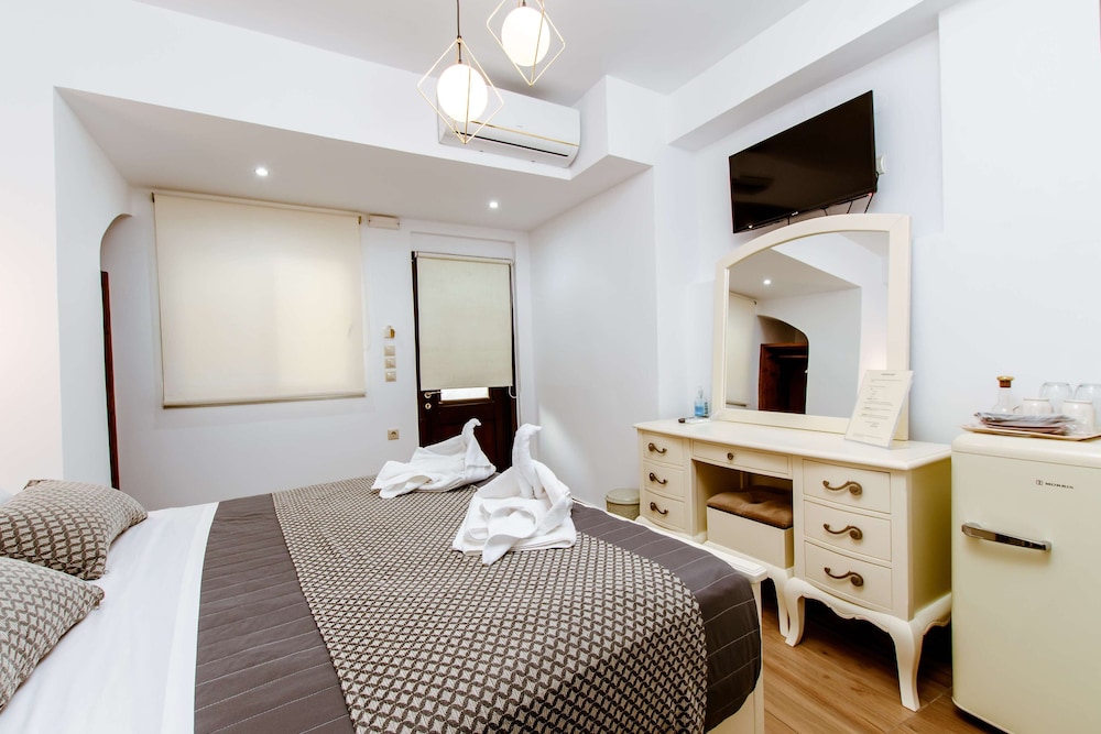 Double Room - Photo 13