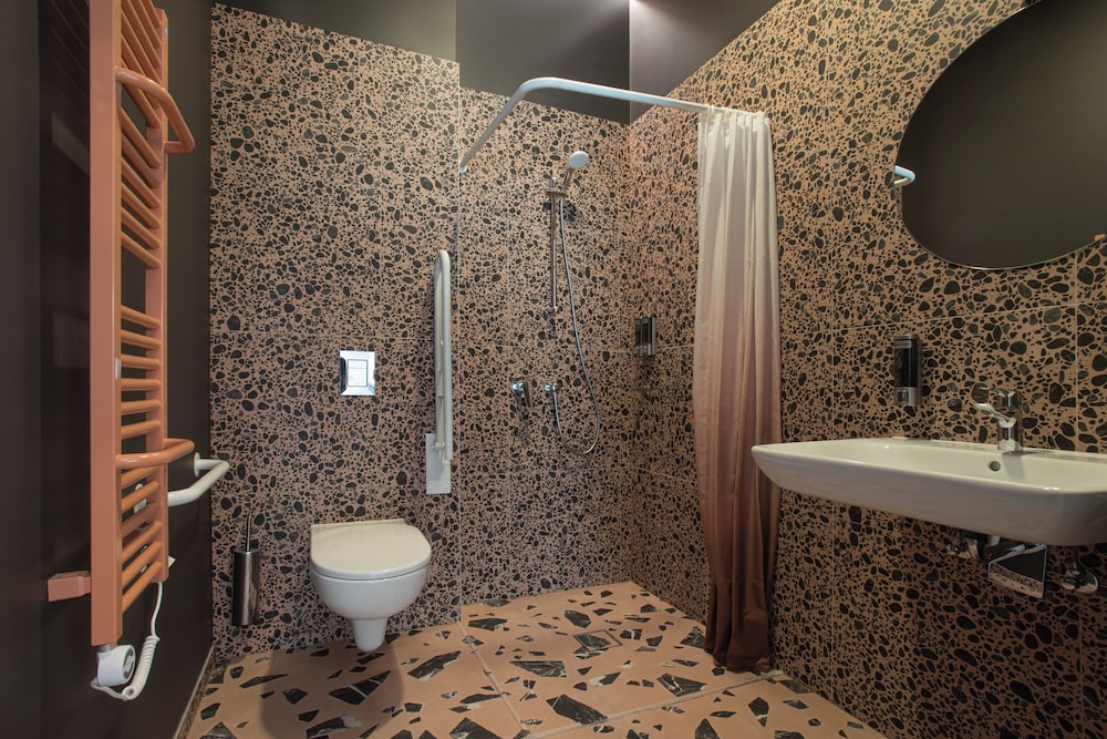 City Apartment - Photo 12