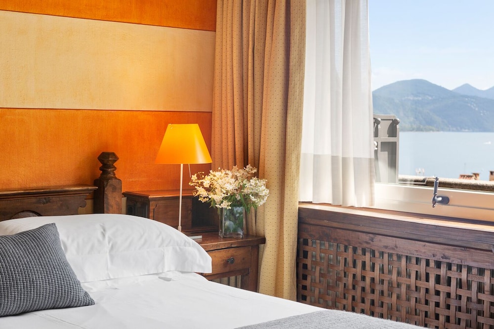 Standard Double or Twin Room, Terrace, Lake View photo 2