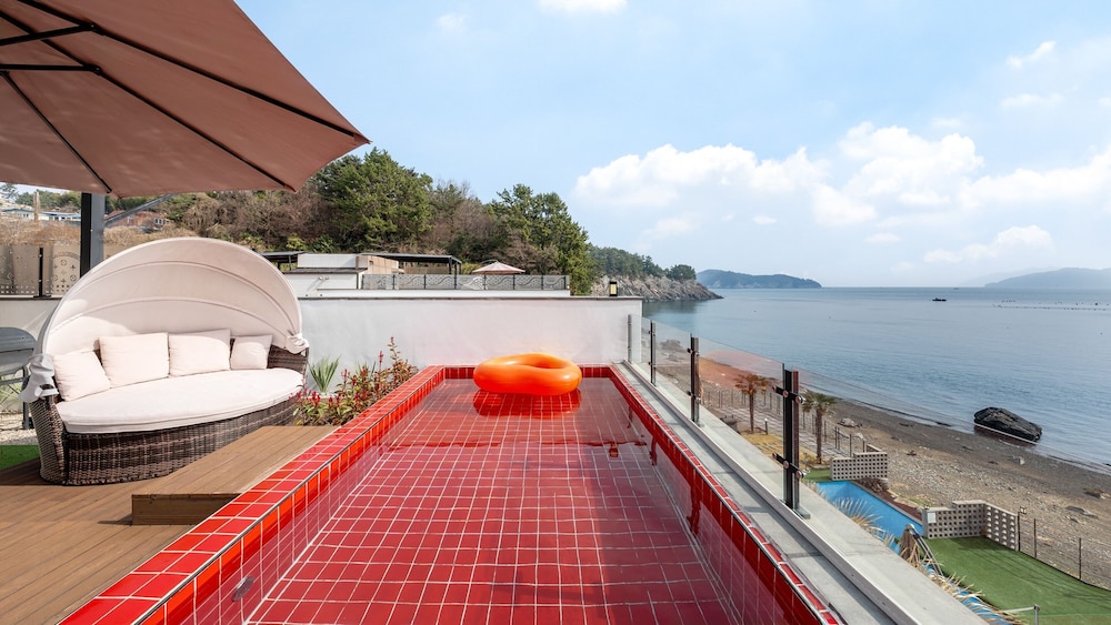 Basic Room, 1 Bedroom (P(Pool Villa)-1 (Ocean View / Bbq))