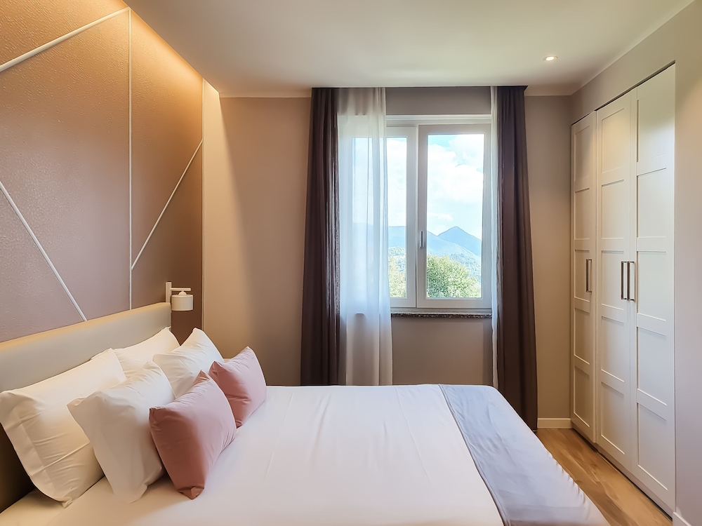 Design Apartment, 1 Bedroom, Jetted Tub, Valley View