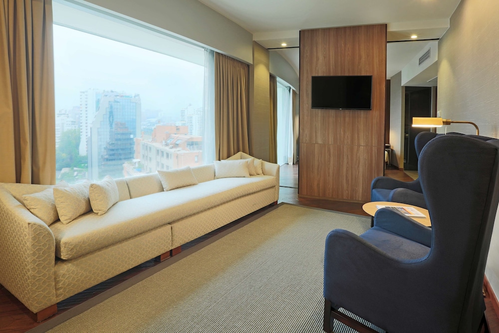 Junior Suite, 1 King Bed photo 1