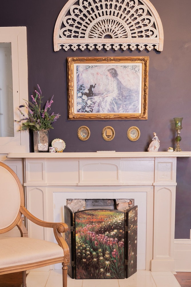 Lavender Suite photo 3