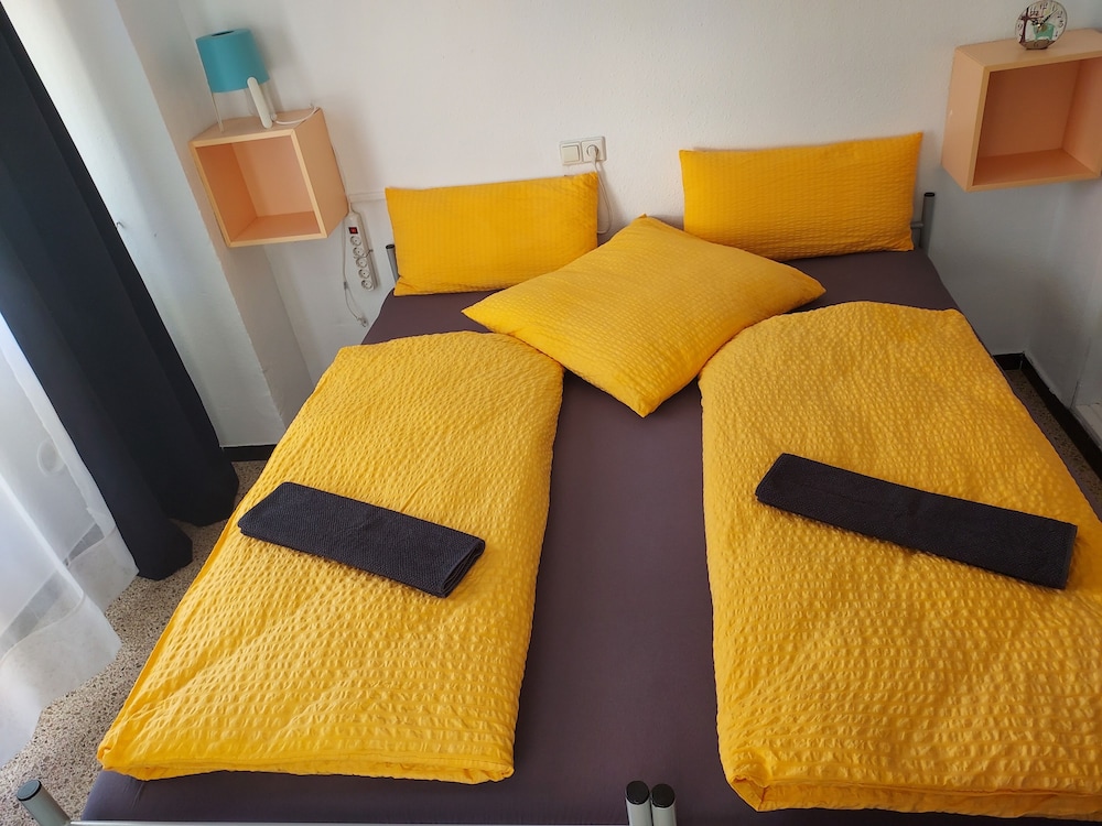 Basic Double or Twin Room, 2 Twin Beds, Pool View thumbnail 6