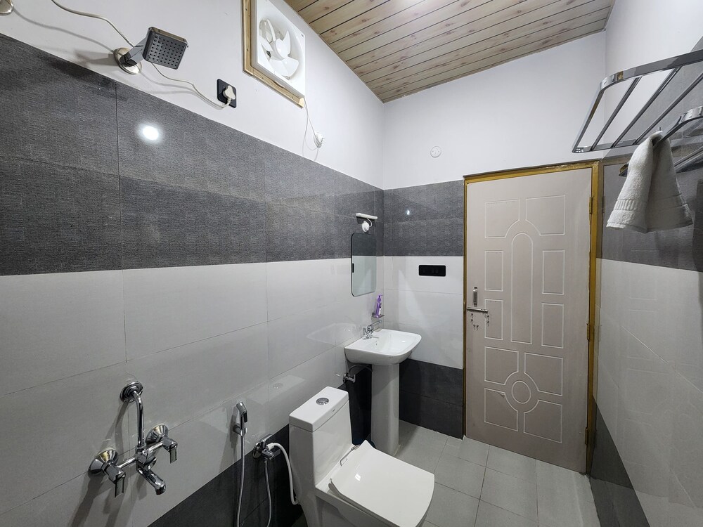 Family Double Room, Pets Allowed, Mountain View photo 1