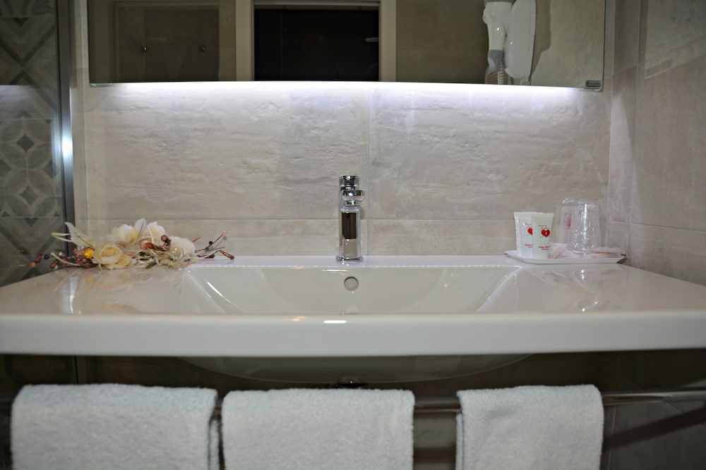 Superior Double Room, 1 King Bed, Non Smoking - Photo 15