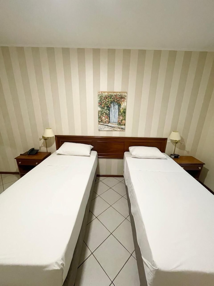 Superior Twin Room photo 2