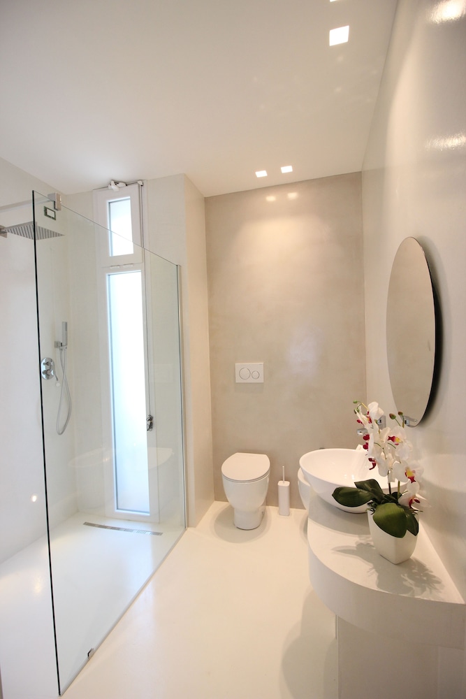 Deluxe Room, Sea View - Photo 5