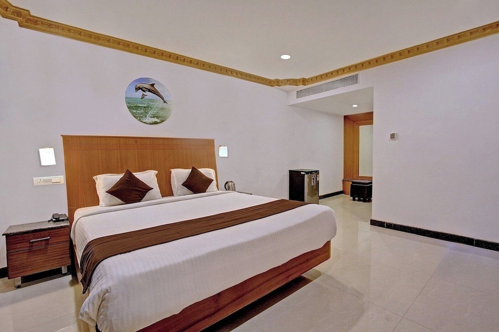 Business Suite, City View