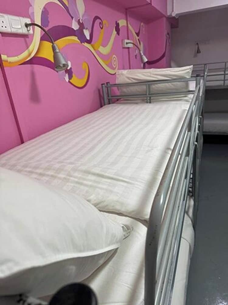 1 Person in 10-Bed Dormitory - Mixed photo 2