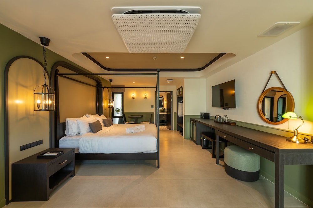 Deluxe Room - Photo 1