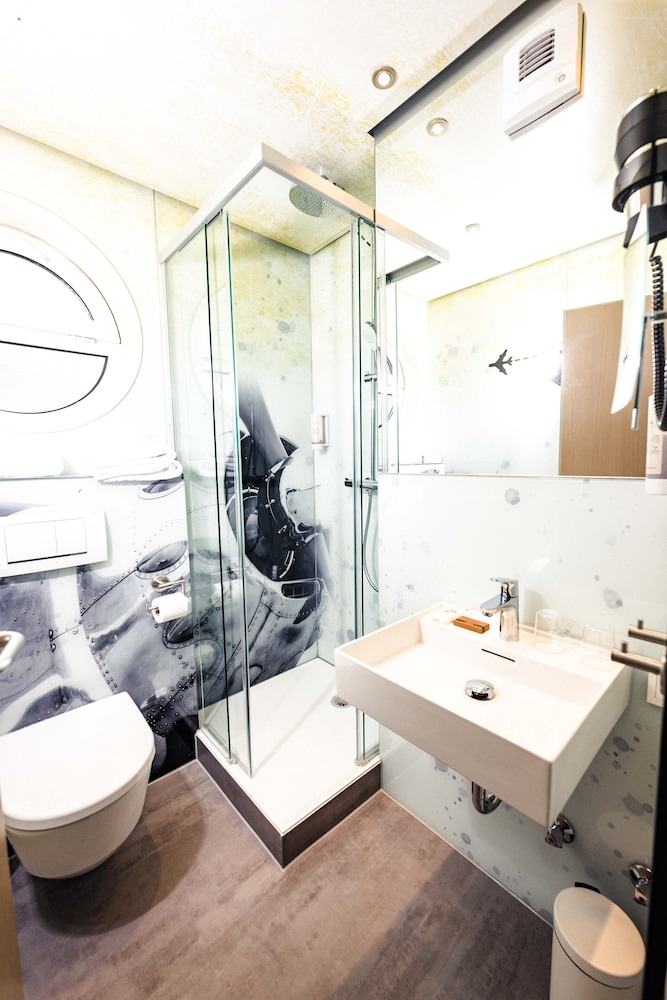 Double Room (Street view) - Photo 3