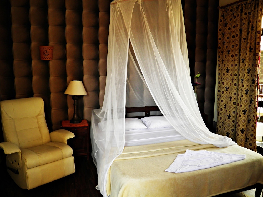 Double Room - Photo 6