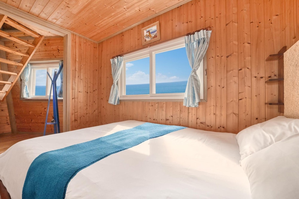 Basic Room, 1 Bedroom (Poongcha Blue) photo 3