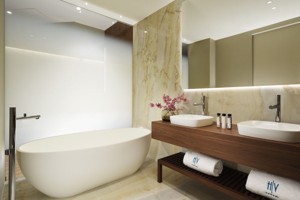 Suite, Park View - Photo 6