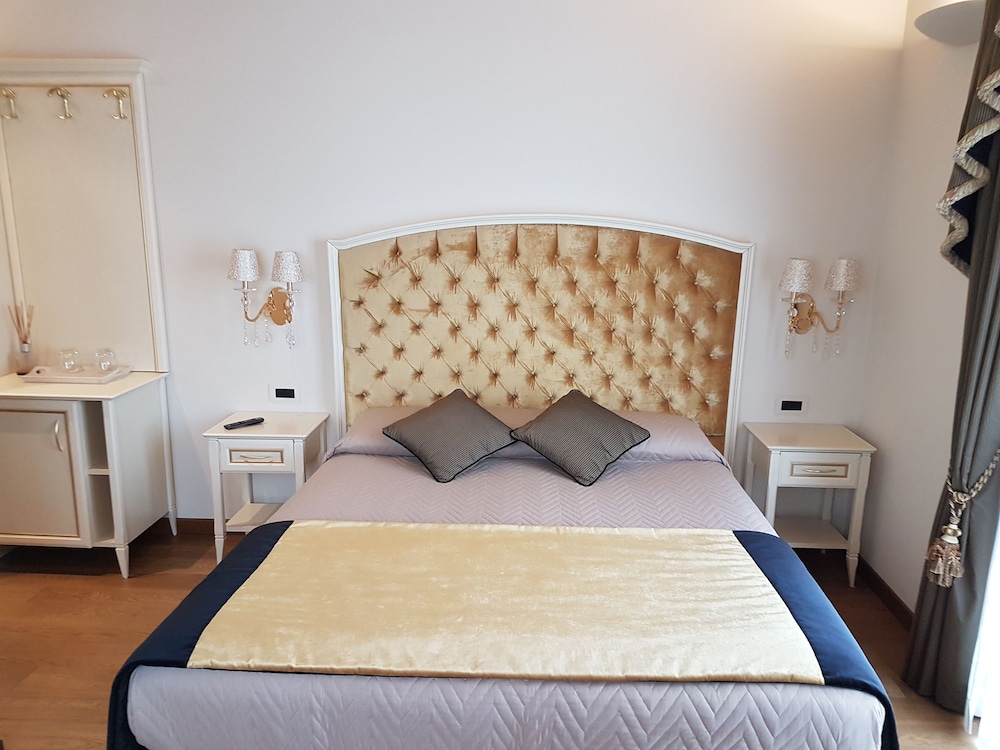 Comfort Double Room, Partial Lake View, Lakeside photo 1