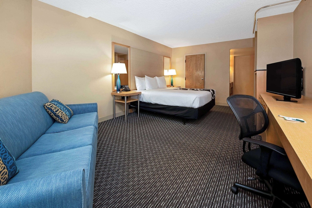 Studio Suite, 1 King Bed, Non Smoking - Photo 1