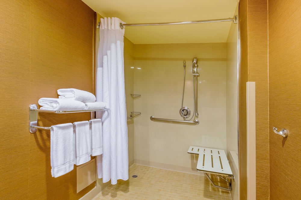Suite, 1 King Bed (High Floor) - Photo 5