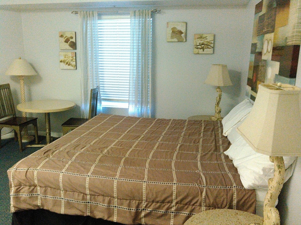 Condo, 2 Bedrooms, Balcony, Oceanfront (1104 A&B)