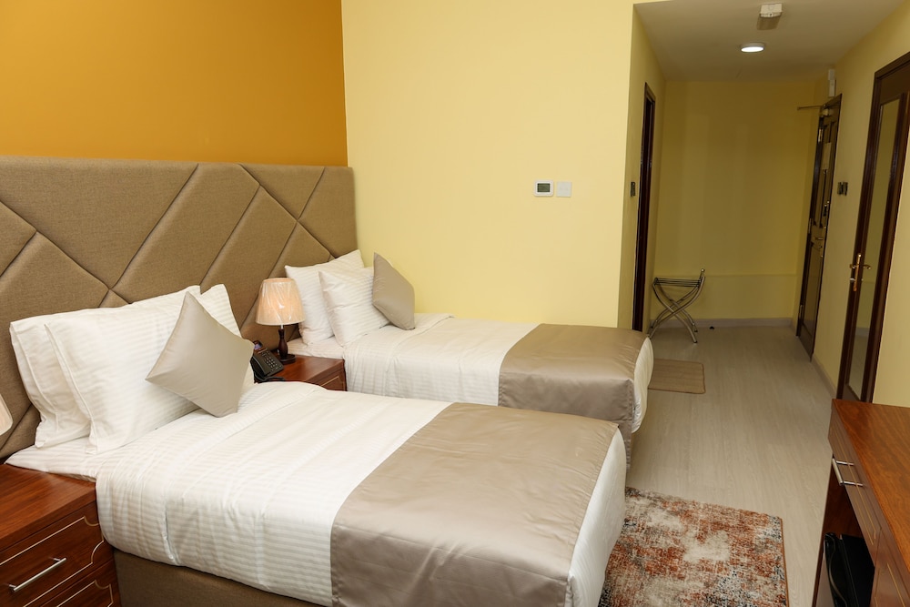 Deluxe Twin Room, City View photo 2