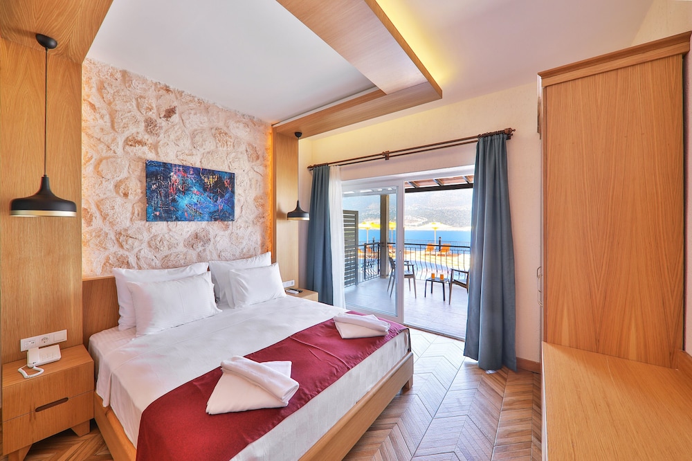 Comfort Room with Land View and Jacuzzi