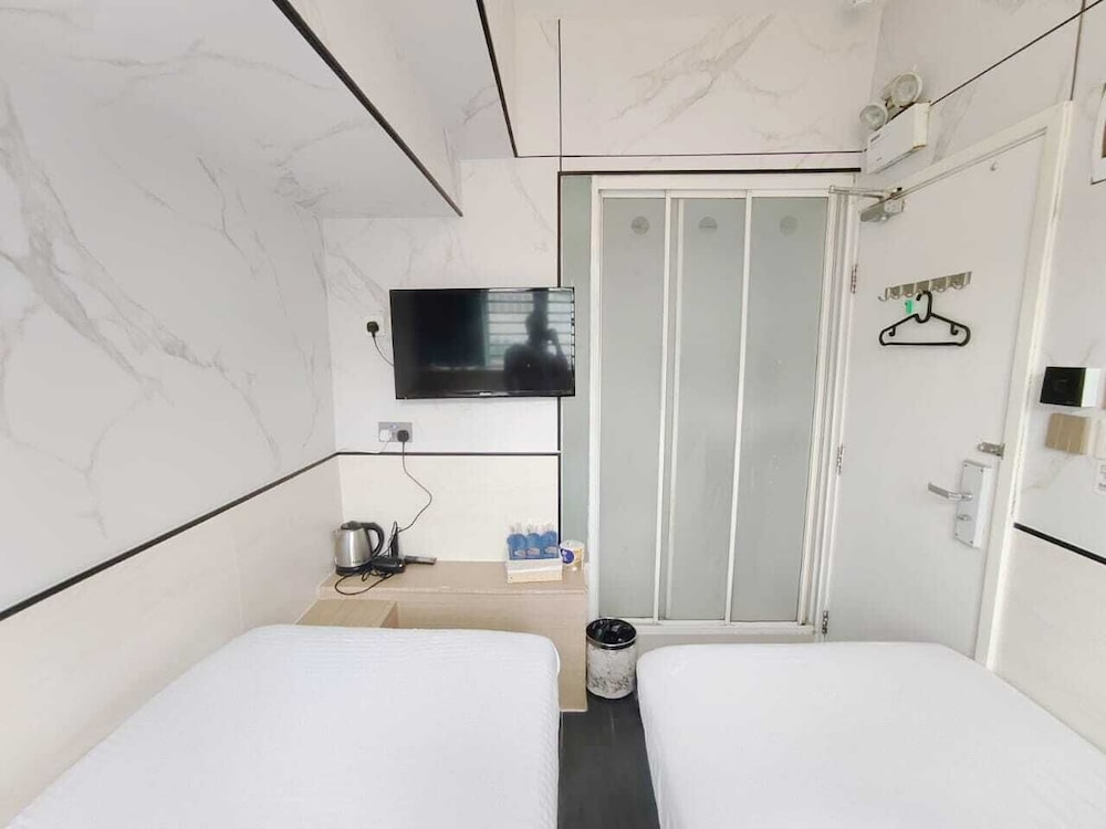 Standard Twin Room - Photo 15