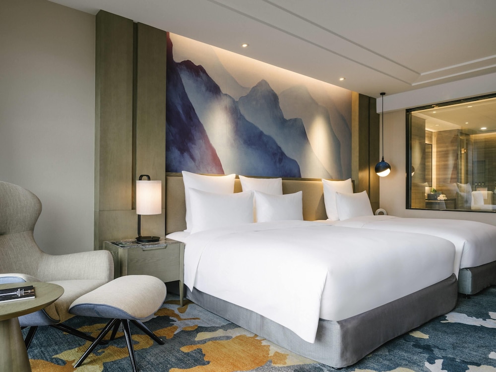 Deluxe Room, 1 King Bed and 1 Single Bed (Family Friendly) photo 1